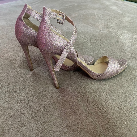 Gold Shimmer Heels - Picture 1 of 3